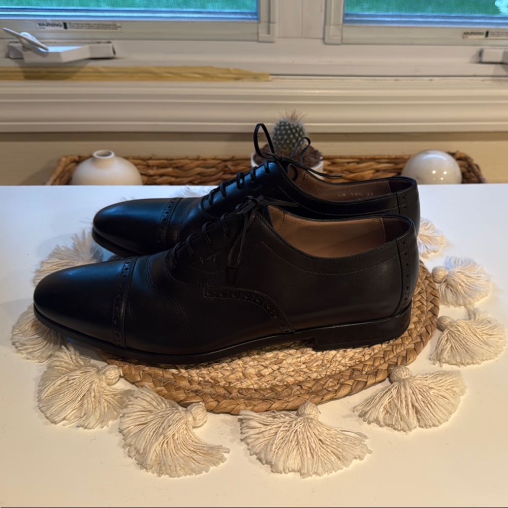 EUC Men’s Ferragamo Dress Shoes